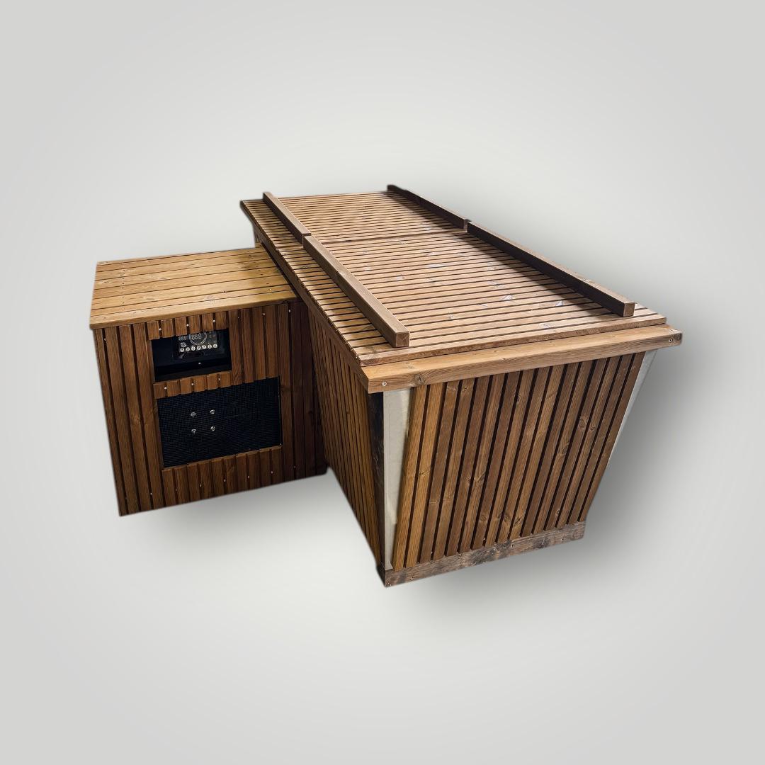 Banc et couvercle en bois thermotraite