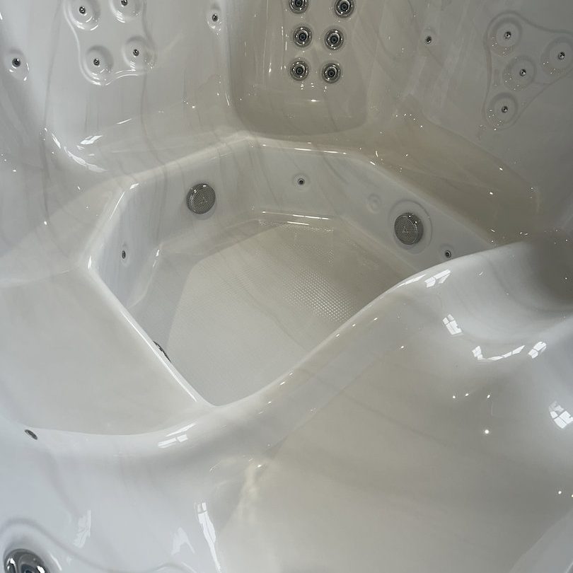 Quadro External SPA White Marble TR Grey 6 result