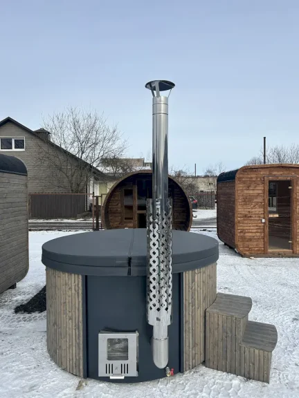 Integrated hot tub_