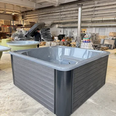 Integrated Quadro 3D Grey WPC Black horizontal cladding Black steel corners 6